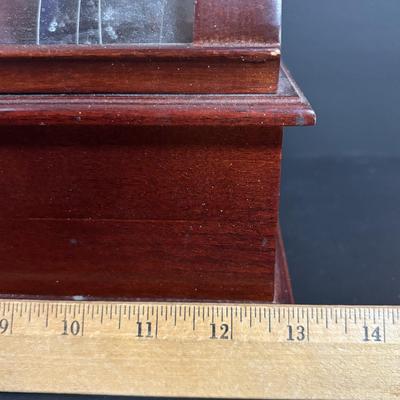 LOT 92: Crosley Music-Wurks The Saxony Metal Disc Music Box