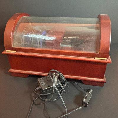 LOT 92: Crosley Music-Wurks The Saxony Metal Disc Music Box