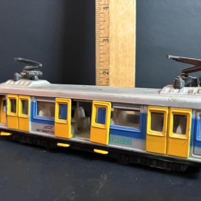 LOT 94: Vintage Putnam's Handy Map Book, Vintage Road Maps, Vintage Railway Share Plaque, HO Scale Boston Elevated Type 5 Streetcar,...