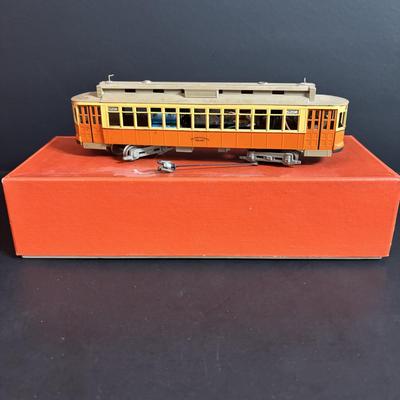 LOT 94: Vintage Putnam's Handy Map Book, Vintage Road Maps, Vintage Railway Share Plaque, HO Scale Boston Elevated Type 5 Streetcar,...