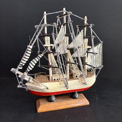 LOT 96: Nautical 8 Knot Maritime Shadow Box & 3 Model Wooden Ships