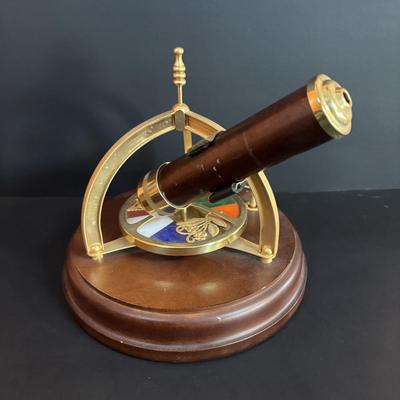 LOT 91: The San Franciso Music Box Company Wood & Brass Moving Kaleidoscope - Works