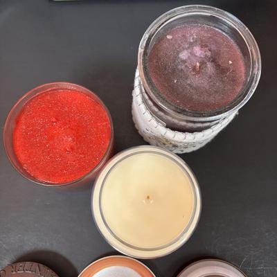 LOT 100: Holiday Entertaining Collection & More: Pfaltzgraff Winterberry Divided Platter, Princess House Ice Bucket & Oil Lamp,...