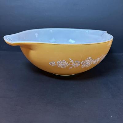 LOT 102: Vintage Pyrex Butterfly Gold Cinderella Mixing Bowls and Marigold Yellow Cinderella Casserole Dish