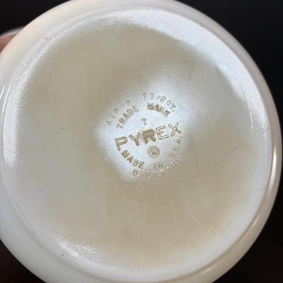 LOT 103: Vintage Pyrex Green Autumn Floral Verde Cinderella Casserole Dishes