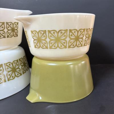 LOT 103: Vintage Pyrex Green Autumn Floral Verde Cinderella Casserole Dishes