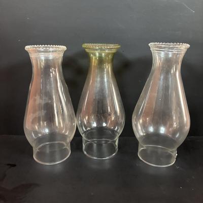 LOT 104: Vintage Oil Lamps & Glass Replacement Chimneys