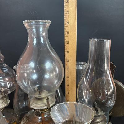 LOT 104: Vintage Oil Lamps & Glass Replacement Chimneys