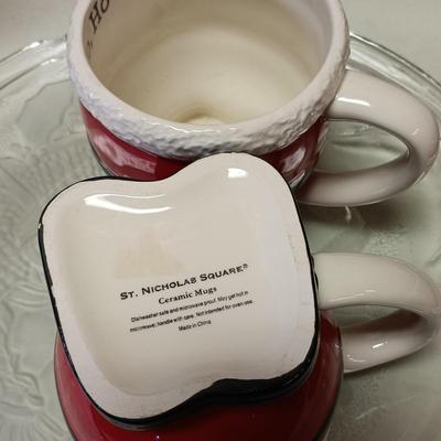 LOT 112: Vintage Christmas Teddy Bears, Loaf Pans, Dancing Santa & More