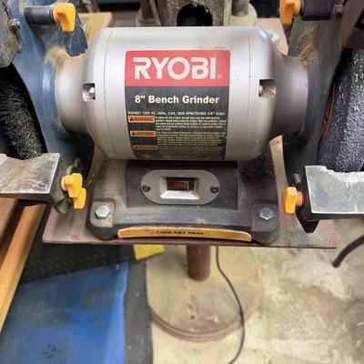 LOT 113 - 8" Bench Grinder w/ Vice - Very Heavy w/ Steel Base