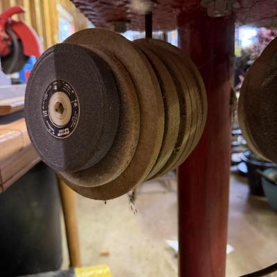 LOT 113 - 8" Bench Grinder w/ Vice - Very Heavy w/ Steel Base