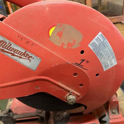 LOT 114 - Milwaukee Heavy- Duty Bench Top Abrasive Cut Off Saw