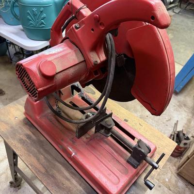LOT 114 - Milwaukee Heavy- Duty Bench Top Abrasive Cut Off Saw