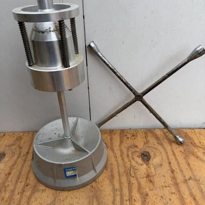 LOT 115 - Tire Mounting and Balancing Tools