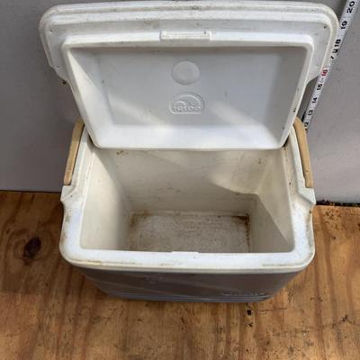 LOT 118 -Cooler Lot - Coleman, Playmate, etc.