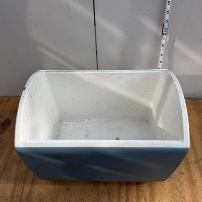 LOT 118 -Cooler Lot - Coleman, Playmate, etc.