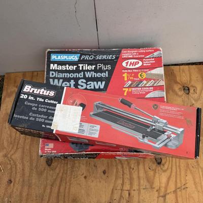 LOT 125 - Floor Tile Cutting Tools