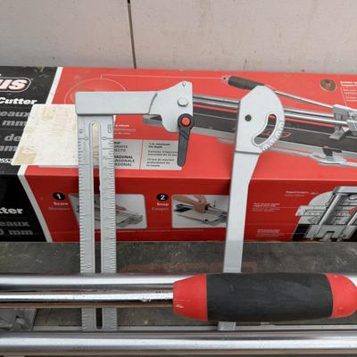 LOT 125 - Floor Tile Cutting Tools