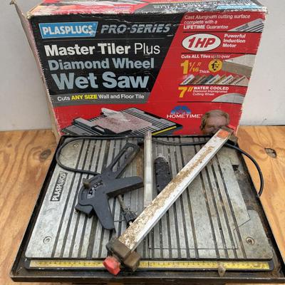 LOT 125 - Floor Tile Cutting Tools