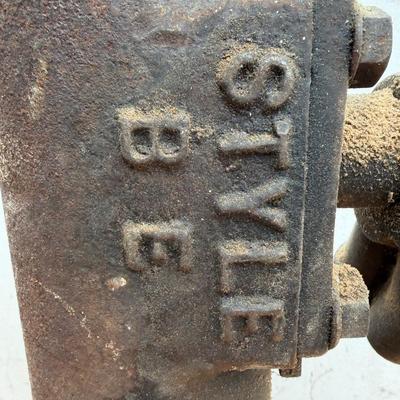 LOT:: 127 - Mechanic Floor Creepers/Stool, Heavy Duty Boston, Mass Jack, small jack -JLP - garage