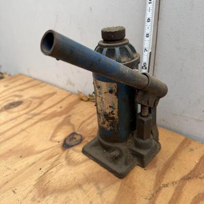 LOT:: 127 - Mechanic Floor Creepers/Stool, Heavy Duty Boston, Mass Jack, small jack -JLP - garage