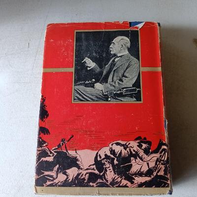 LOT 128: Shakespeare's Works Late 1800s by Crowell & Co with a Selection of Vintage and Antique Novels