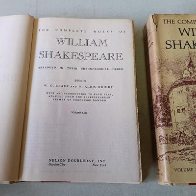 LOT 128: Shakespeare's Works Late 1800s by Crowell & Co with a Selection of Vintage and Antique Novels
