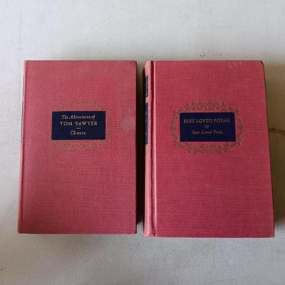 LOT 128: Shakespeare's Works Late 1800s by Crowell & Co with a Selection of Vintage and Antique Novels