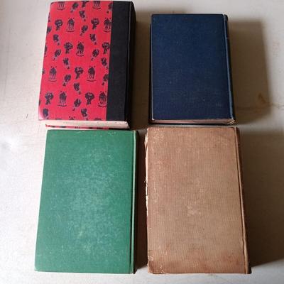 LOT 128: Shakespeare's Works Late 1800s by Crowell & Co with a Selection of Vintage and Antique Novels