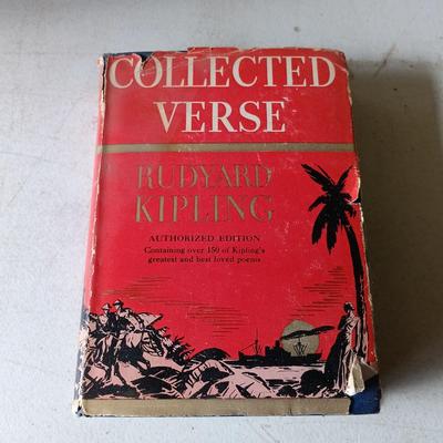 LOT 128: Shakespeare's Works Late 1800s by Crowell & Co with a Selection of Vintage and Antique Novels