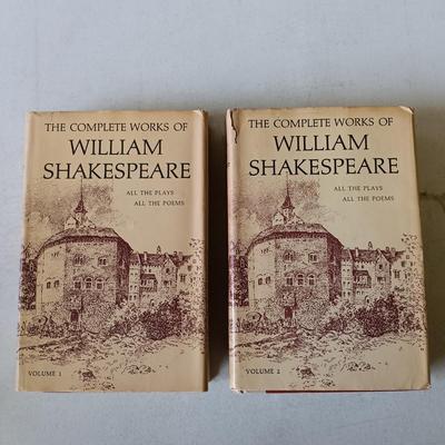 LOT 128: Shakespeare's Works Late 1800s by Crowell & Co with a Selection of Vintage and Antique Novels