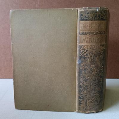 LOT 128: Shakespeare's Works Late 1800s by Crowell & Co with a Selection of Vintage and Antique Novels