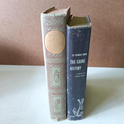 LOT 128: Shakespeare's Works Late 1800s by Crowell & Co with a Selection of Vintage and Antique Novels