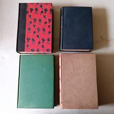 LOT 128: Shakespeare's Works Late 1800s by Crowell & Co with a Selection of Vintage and Antique Novels