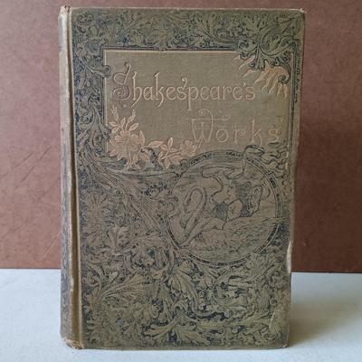 LOT 128: Shakespeare's Works Late 1800s by Crowell & Co with a Selection of Vintage and Antique Novels