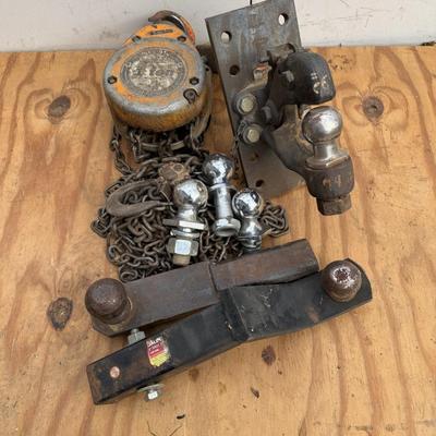 LOT:: 129 - Chain Hoist & Bolt on Trailer Hitches JLP - garage