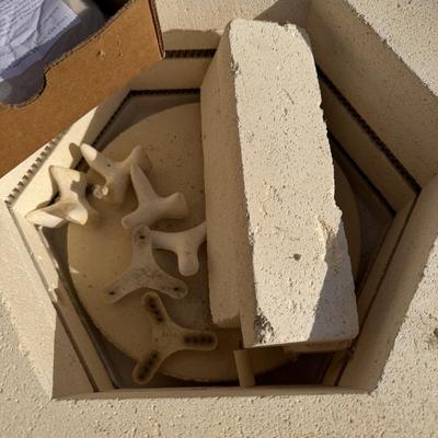 LOT:: 130 - Jen-Kens Kilns w/ accessories JLP - garage