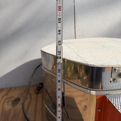 LOT:: 130 - Jen-Kens Kilns w/ accessories JLP - garage