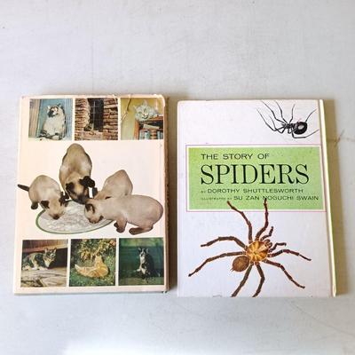 LOT 136: Golden Nature Guides, Webster's New World Dictionary 1963 & More