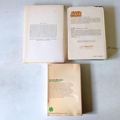 LOT 136: Golden Nature Guides, Webster's New World Dictionary 1963 & More