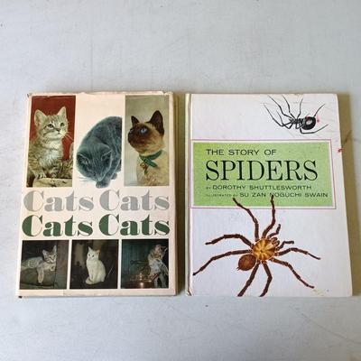 LOT 136: Golden Nature Guides, Webster's New World Dictionary 1963 & More