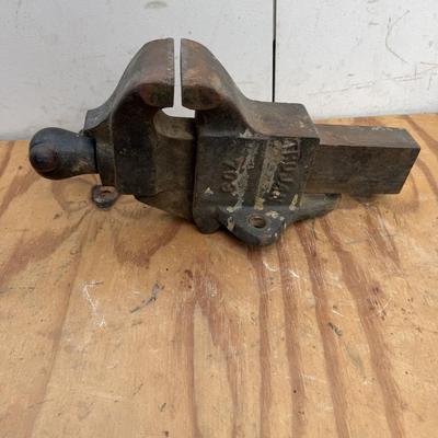 LOT 141 - Bench Vice Lot (4)