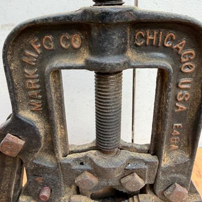 LOT 141 - Bench Vice Lot (4)