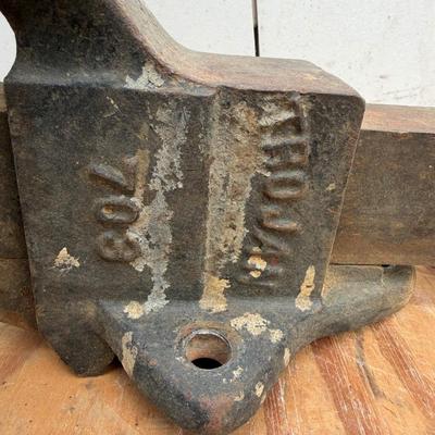 LOT 141 - Bench Vice Lot (4)