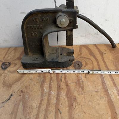 LOT 141 - Bench Vice Lot (4)