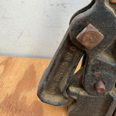 LOT 141 - Bench Vice Lot (4)