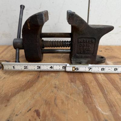 LOT 142 - Bench Vice Lot (3)