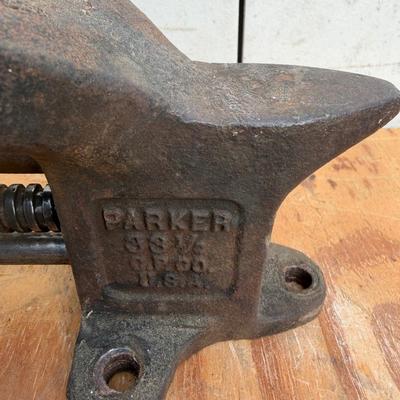 LOT 142 - Bench Vice Lot (3)