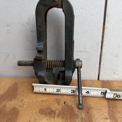 LOT 142 - Bench Vice Lot (3)