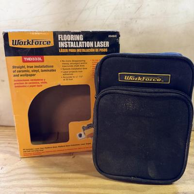 LOT:: 145 - Black & Decker Jigsaw, Floor Installation Laser, Cut Off Jig